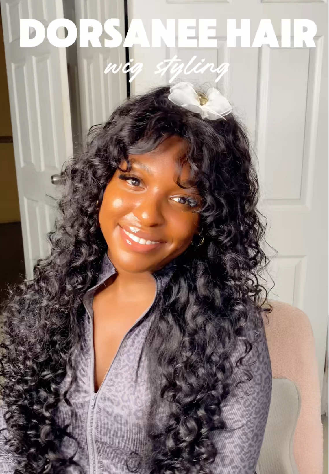 a half up half down will do it 💕🫶🏾 @Dorsanee Hair  #dorsaneewig #curlybangs #wigtutorial #wigstyling #wigtok 