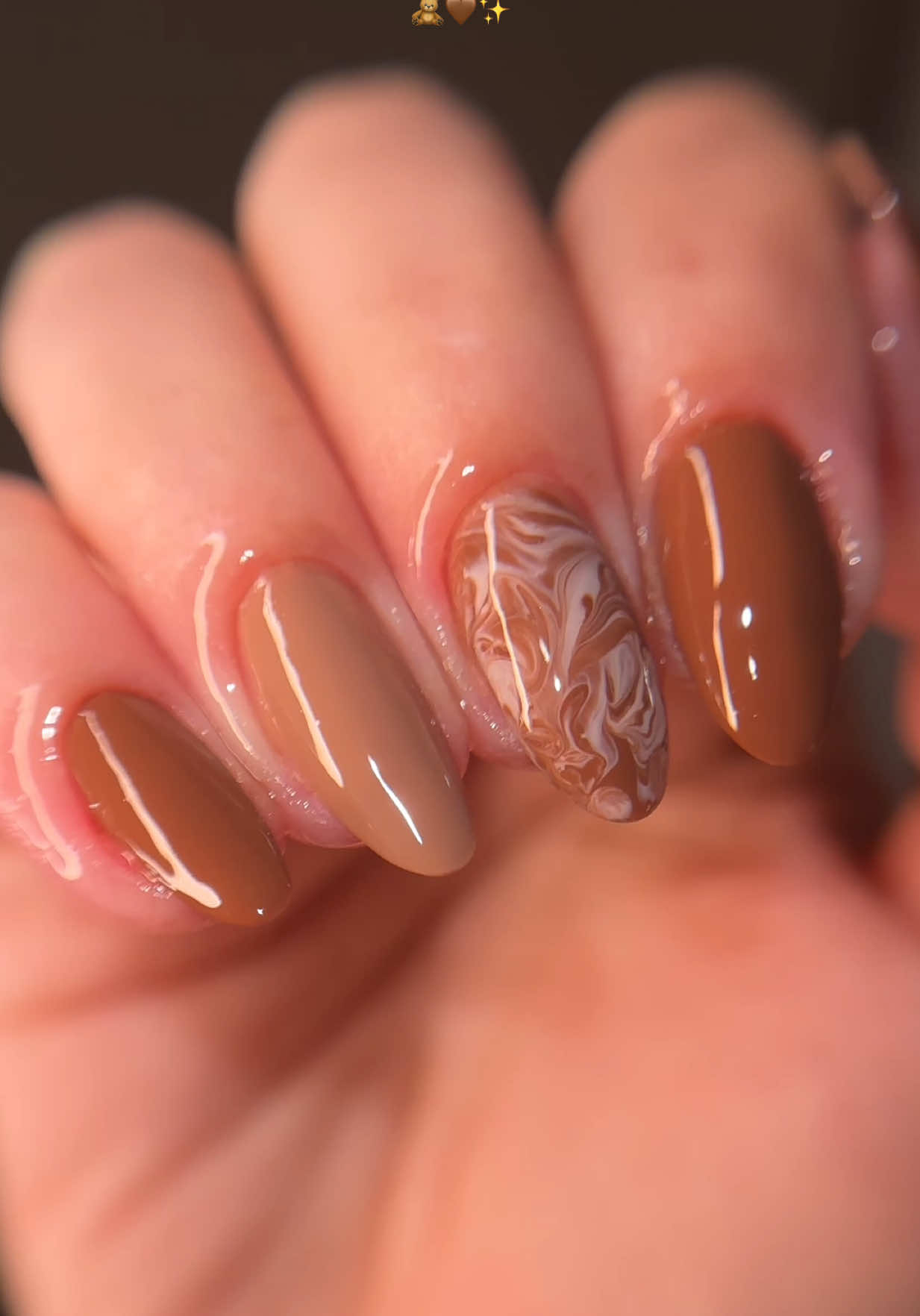 Unhas marmorizado com esmalte marrom 🤎🍪🥛✨ o que acharam? querem o tutorial? 😻 ID Mercado Livre esmaltes: ANAPT7-KQ88  ANAPT7-CFK1 ANAPT7-GED4 #esmaltes #esmaltacao #unhasnaturais #MercadoLivreModa #OMelhorDaBeleza @Mercado Livre Moda 