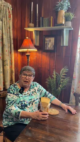 It’s a Francie Approved sweet treat type of Friday this week! 🍦 Francie visited Sammy Lanes, located at Shepherd of the Hills, and enjoyed some ice cream!  #explorebranson #bransonmissouri #franciefriday 
