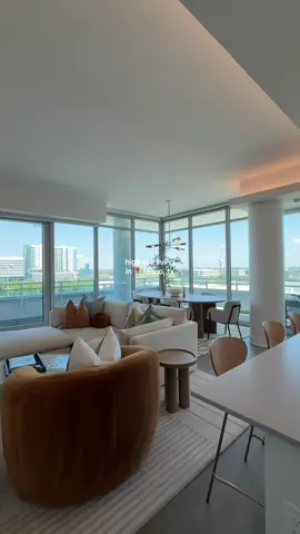 Luxury living in 📍 Frisco, TX Dallas this, Dallas that, why is nobody talking about the fact that you can get high-rise living in Frisco? 😦  CRUNCHIN’ NUMBERS: 👀 Snag up to 6 weeks free! ☝️1 beds starting at $2799 ✌️2 beds starting at $4181 👌Corner unit starting at $5467 Wait… you want to live here? 👀💸 Send us a DM for more info! 📲 — #highrise #luxury #dfw #frisco #apartmenttour 