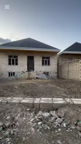 Satılır Gəncədə Gülüstanda  ✅14 saylı məktəbə yaxın, Göy marketin arxasındakı küçədə ✅3 sotda, 120 kv ev  (1 sotu zəbt torpaqdır) ✅Yeni tikili həyət evi tam təmirli təhvil veriləcək ✅3 Otaq,1 zal və evin altı bütövlükdə yarım zirzəmi ✅Sənəd: çıxarış ✅ Qiymət: 90 000₼ 0556481020 Vüsal  #gence #emlaksatışları #emlakçı #genceemlak #emlaknur 