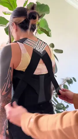 ✨ Melhore sua postura com conforto! ✨ O Corretor Postural Cinta é perfeito para corrigir a coluna, proteger a lombar e aliviar dores. Design ergonômico para uso diário, garantindo mais bem-estar e segurança. Cuide da sua postura com praticidade! 💪 #corretorpostural #postura #saudedacoluna #protetorlombar #bemestar    