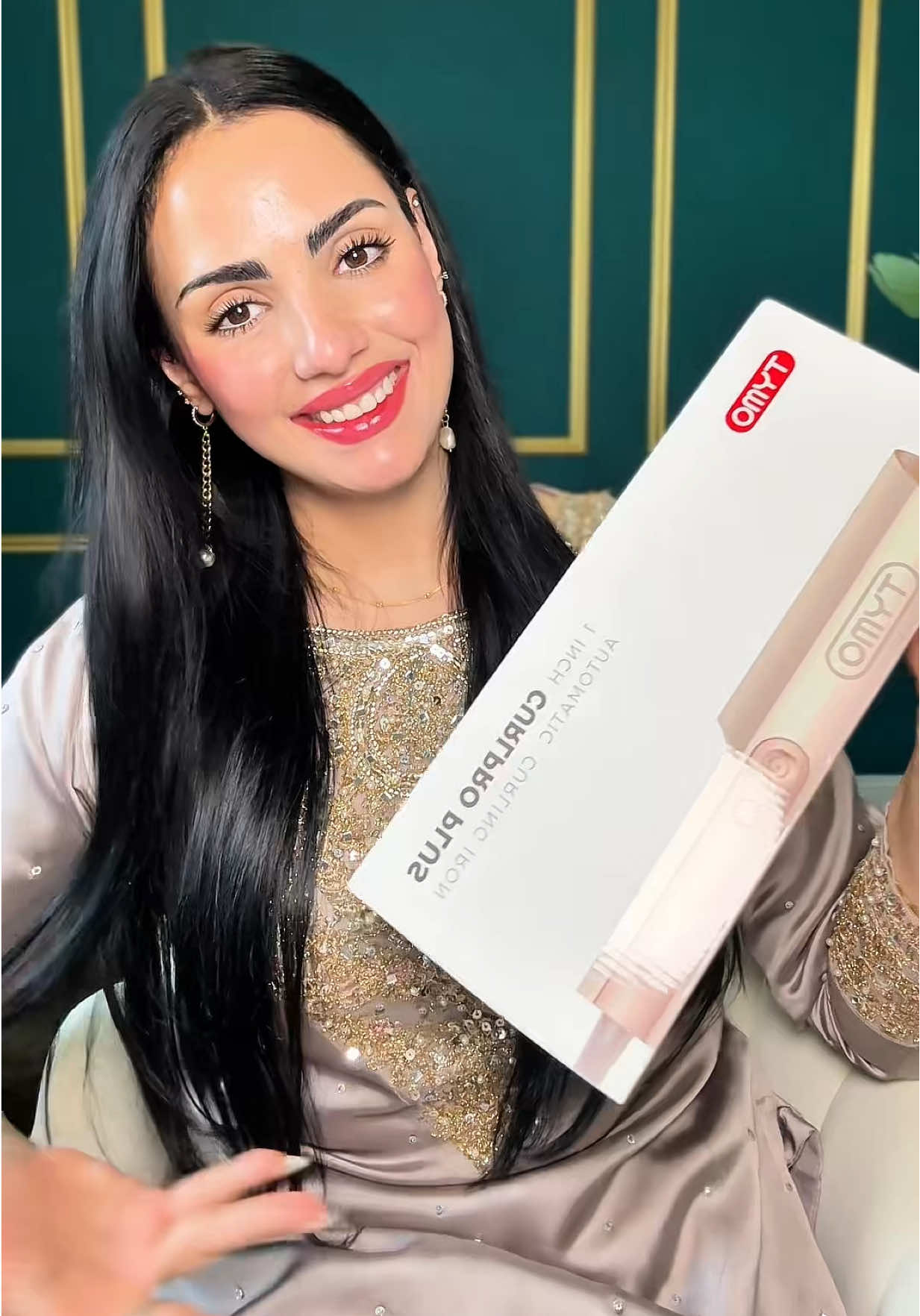 I’ve been trying out this automatic curling iron and honestly, it makes doing my hair so much easier. No more struggling with the regular wand just set it and it does the work for you. Quick, simple, and the curls actually last. 💕 @TYMO BEAUTY US  #tymocurlproplus #curlstymo #TYMOSBD #tymosuperbrandday 