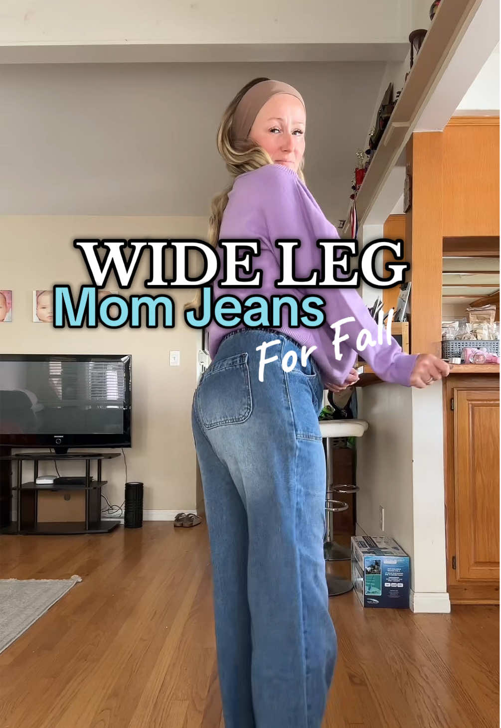 These wide leg jeans are actually comfortable—flexible waistband = denim you’ll want to live in 👖✨ #ComfyDenim #WideLegJeans #OOTDMoms #TikTokMadeMeBuyIt #WardrobeEssentials