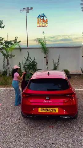 Leon Fr disponible pour la location  Soyez les bienvenus la famille  #voituredeluxe #location #seatleon #leonfr #locationdevoitures 