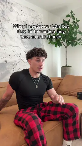 Shi be dragging on the floor😭