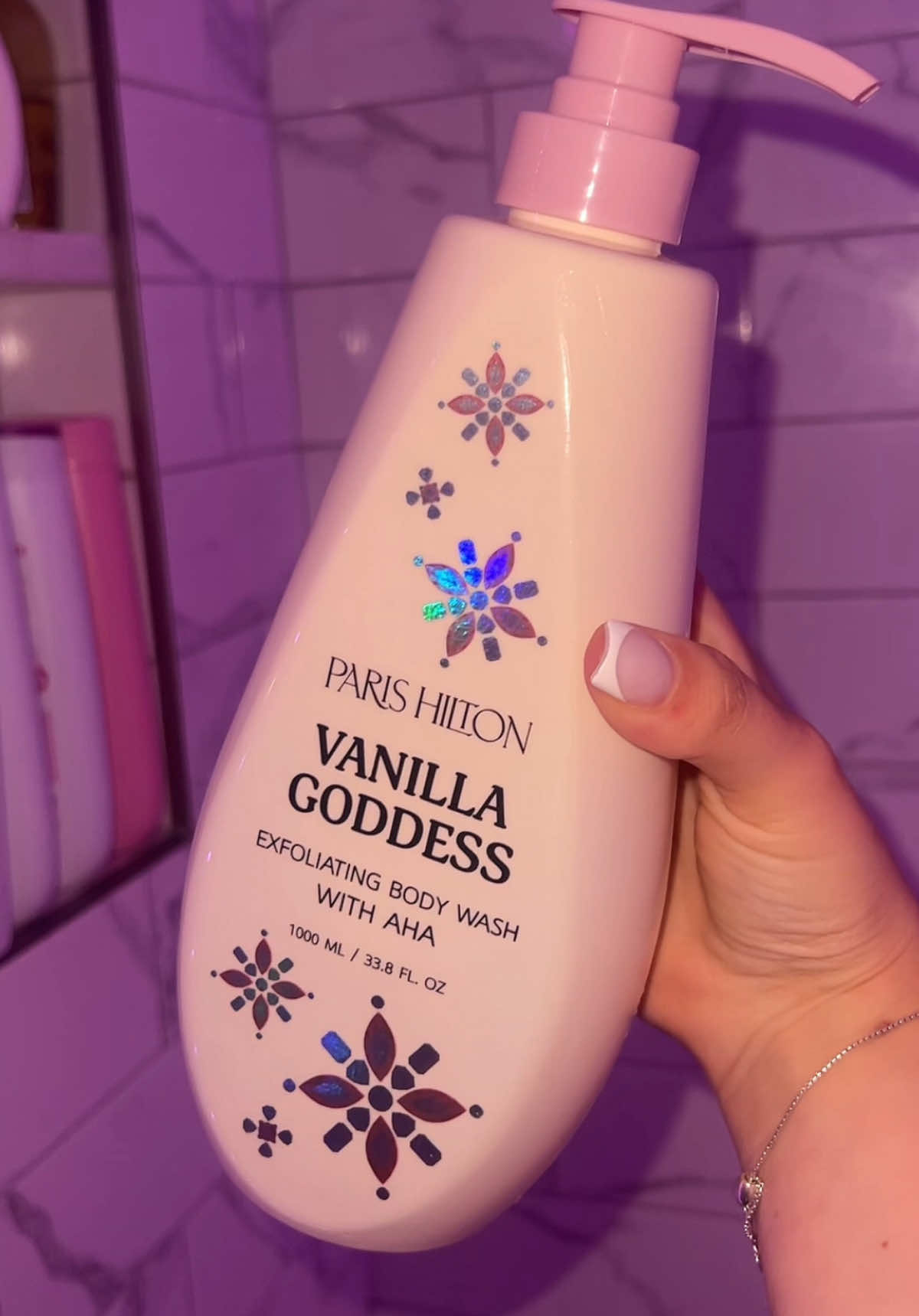 Smell like a Vanilla Goddess🫧👑🪽✨  #SelfCare #showertok #vanilla #bodycare #bodywash 