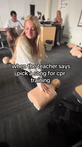 serving looks while saving lives #baddie #cpr #abcxyz #healthclass #fyppp 