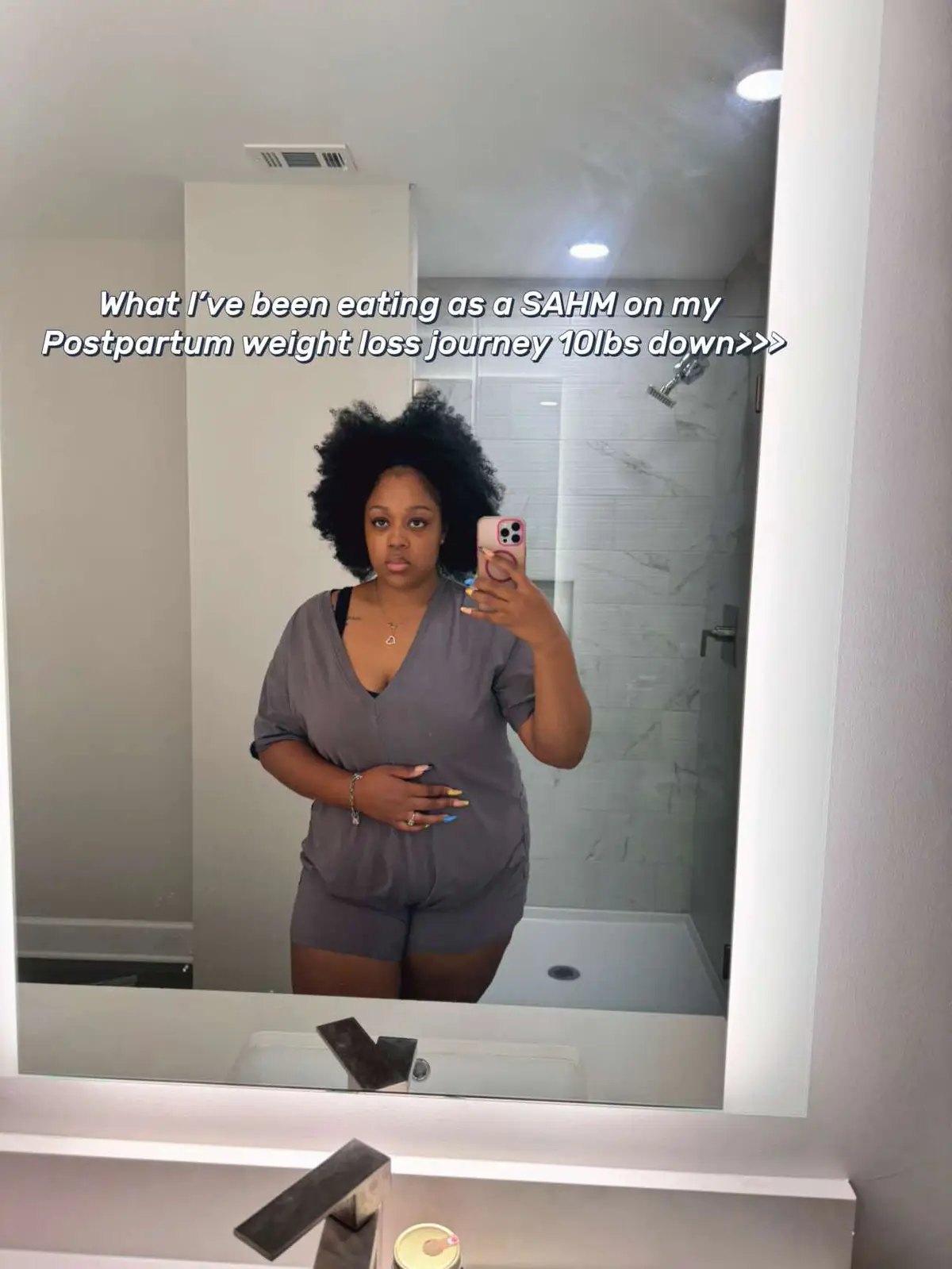 fast, easy, weight-loss-friendly mom meals 👇🏾 •	Beef patties with caramelized onions and arugula salad 	•	Organic Road oatmeal dark chocolate with blueberries and caramelized bananas 	•	Tuna sandwich on Dave’s Killer Bread with side salad and cucumbers 	•	Starbucks “Feta Wrap” inspired breakfast: dried tomatoes, spinach, egg whites, and lavash bread wrap 	•	Yogurt bowl with bananas, pecans, whipped cream, and caramel (100% Greek yogurt) 	•	Egg muffins with turkey, bacon, potatoes, bell peppers, and onions fast healthy meals for moms, easy weight loss meals, quick high protein recipes, healthy mom food hacks, busy mom meal ideas, low calorie meals, postpartum weight loss meals, healthy family meal prep, quick recipes for busy moms, mom lunch ideas for weight loss   #momweightloss #healthymealideas #busymomlife #postpartumweightlossfood #whatieatinaday 