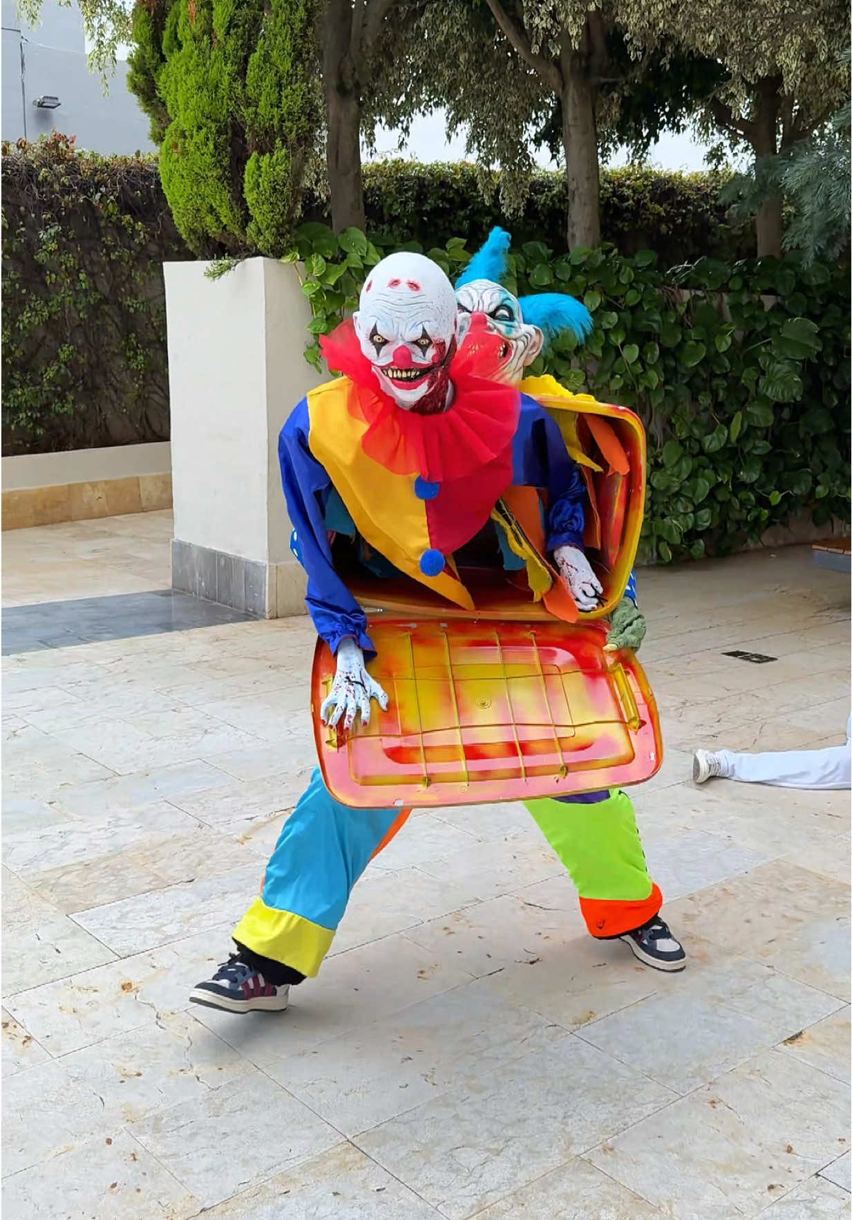 Payaso 🤡 que sale de la caja 📦 disfraces que se pueden hacer en casa para Halloween. Parte 26 @El Castillo Del Terror #halloween #halloween2025  #payaso 