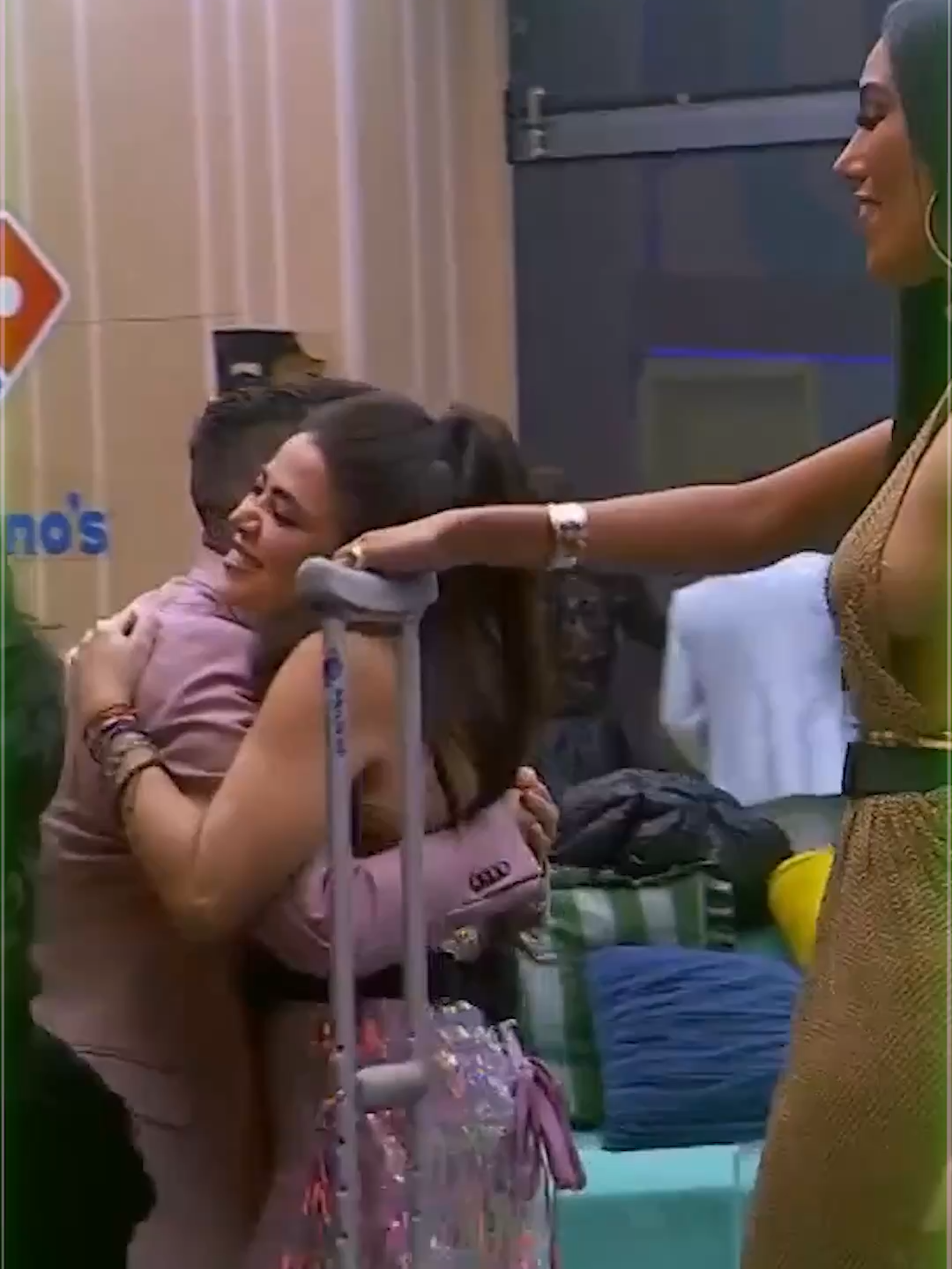 @aaronmercury y @aldotdenigris tienen una amistad muy bonita y lo comprobamos con su reencuentro la noche del jueves   Si quieres ver el momento COMPLETO, suscríbete ya a @vix y no te pierdas de nada con el 24/7 🔥 #LaCasaDeLosFamososMx, rumbo a la final, disponible también en #LasEstrellas y #Canal5. #Editorial