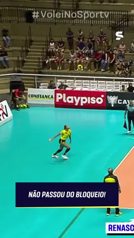 GRANDE BLOQUEIO DO SESI BAURU 🏐🔥 Uma bola forte que veio do fundo do ataque do time de Sorocaba mas não passa no bloqueio monstruoso das meninas do Sesi Bauru, um jogo cheio de lances pra acompanhar! 😎 *Contém legenda automática.  #VoleiNoSportv #PaulistaoFemininoDeVolei #SesiBauru #RenasceSorocaba 