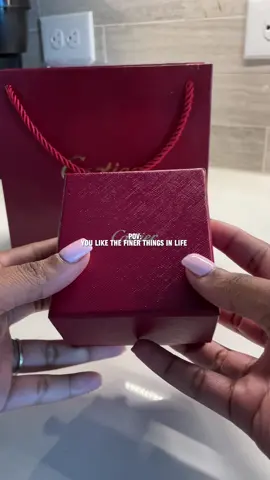 So subtle but definitely a statement piece. Necklace from @Luxury-Finds they won’t disappoint 👀🤏🏽 ( 🔗 in byo)  #fyp #jewelry #jewelryunboxing 