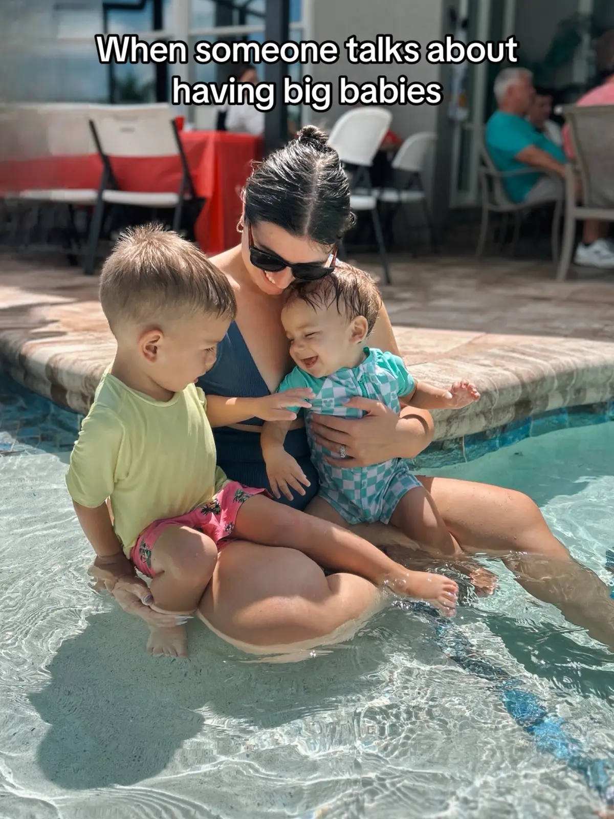 All the other babies under this trend look small😂