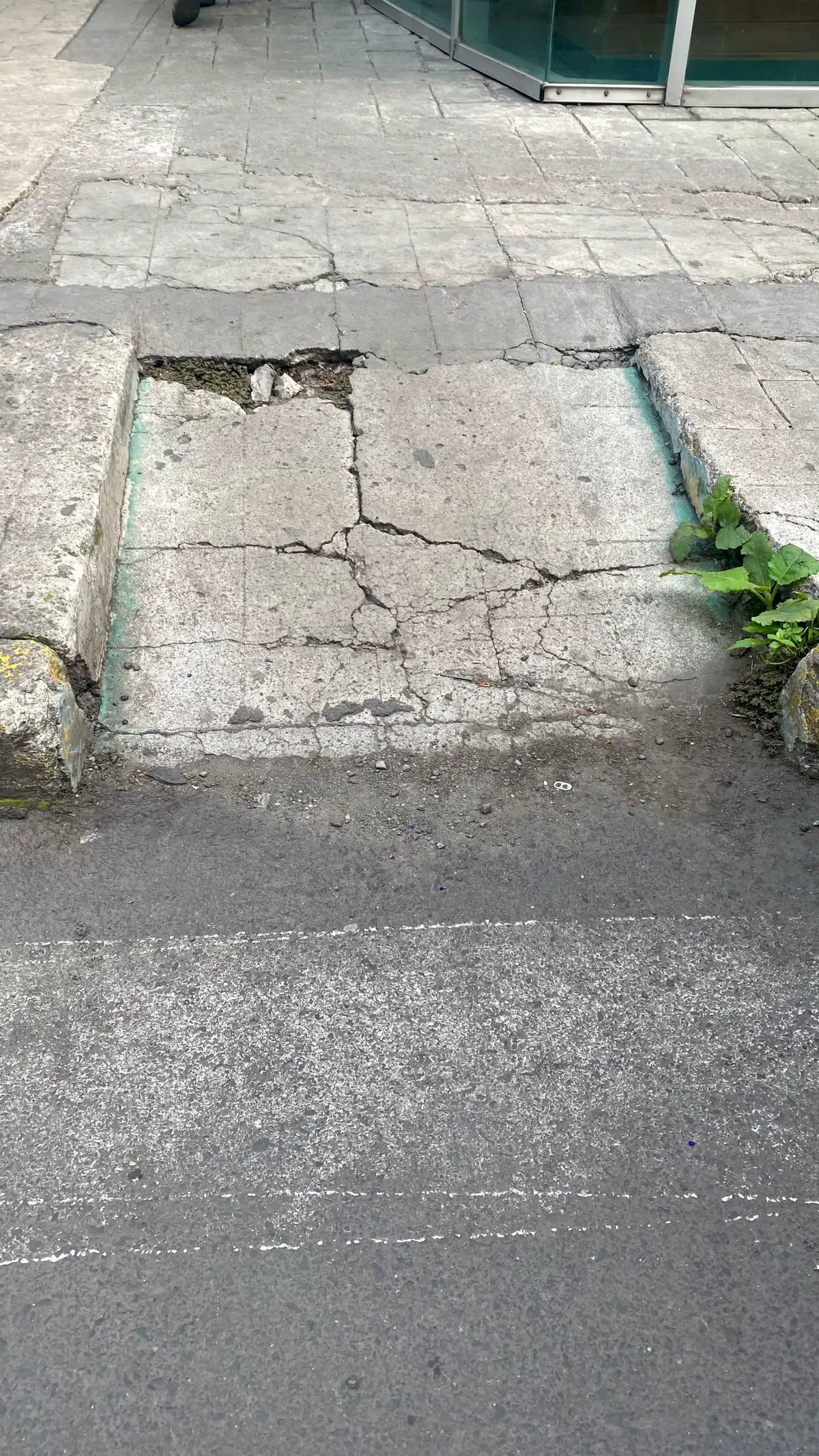 Me encontré un #bache… ¡en plena #rampa! 😂#discapacidad #fideldiscapacidad♿️💪 