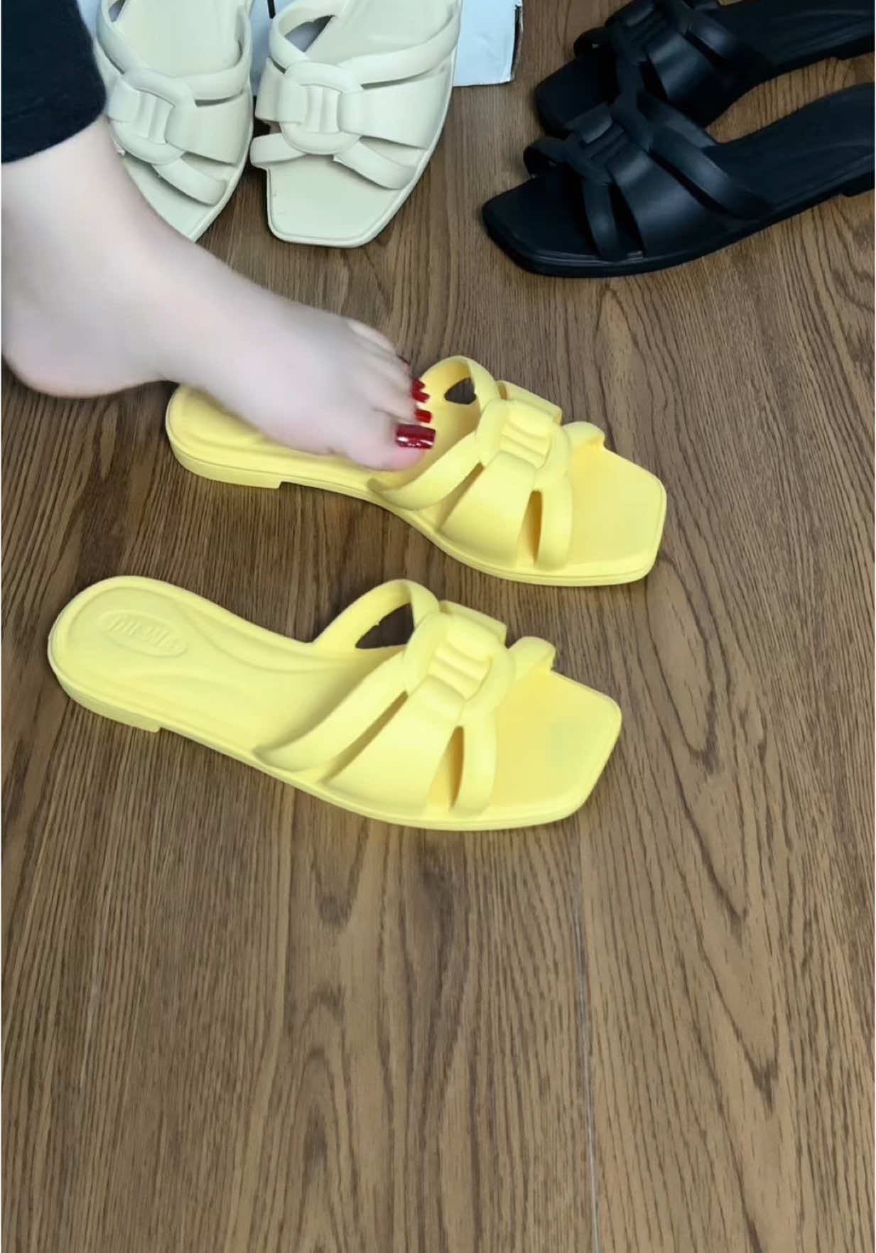 Dép quai ngang nu #depduc #depquaingang #depxinhmoingay #xuhuong2025 