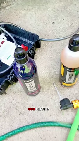 Transforme a forma de cuidar do seu carro com o Kit V-MOL + V-FLOC (500ml cada). ✅ V-MOL: poder desincrustante para remover barro, óleo e sujeiras pesadas sem agredir a superfície. ✅ V-FLOC: shampoo automotivo pH neutro, com alta lubrificação que evita microrriscos e realça o brilho da pintura. Perfeito para quem busca praticidade, proteção e resultado de estética automotiva profissional direto na sua garagem. 👉 Garanta já o seu clicando no carrinho laranja e veja seu carro renovado a cada lavagem. #lavaautos #vmol #vfloc #detailingbr #carcarebr 