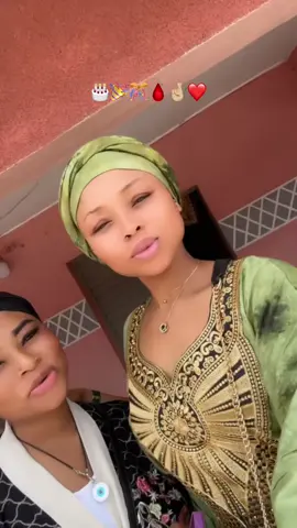 @🎀♠️…L’belle chami 🧸💜 “Joyeux anniversaire ma petite d’amour ❤️ Même si des kilomètres nous séparent, tu es toujours collée à mon cœur. Tu es ma confidente, ma camarade, mon sang… rien ni personne ne pourra briser ce lien. Aujourd’hui je célèbre ta vie, ta lumière et tout ce que tu représentes pour moi. Loin des yeux mais jamais loin de l’âme, je t’envoie tout mon amour, toute ma force et mes prières pour que cette nouvelle année de ta vie t’apporte le bonheur que tu mérites. Je t’aime fort, ne l’oublie jamais 🌹💫”