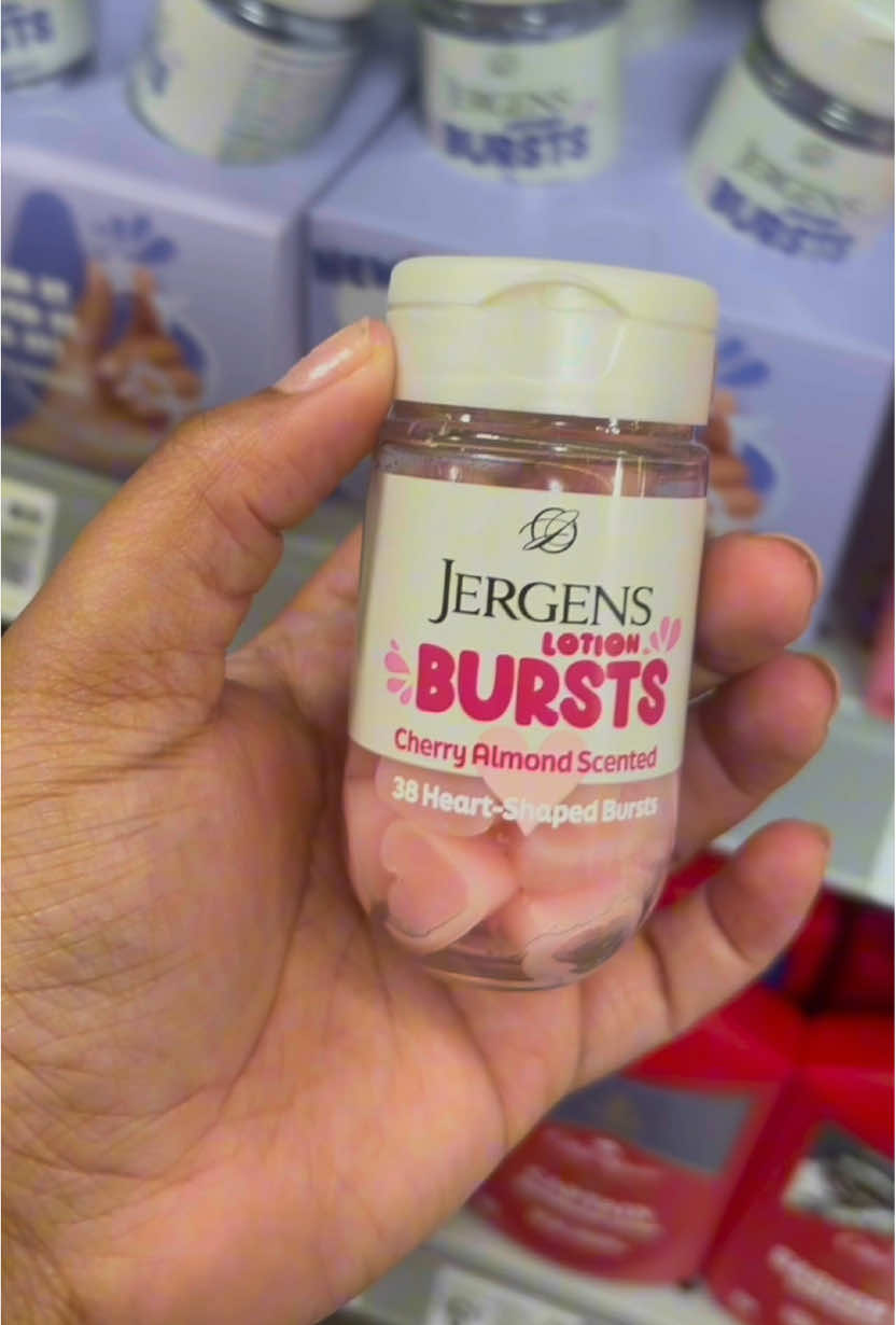 ✨I’m obsessed! 🍒@JergensUS @Walmart #jergensburts #jergenslotion #walmartfinds 