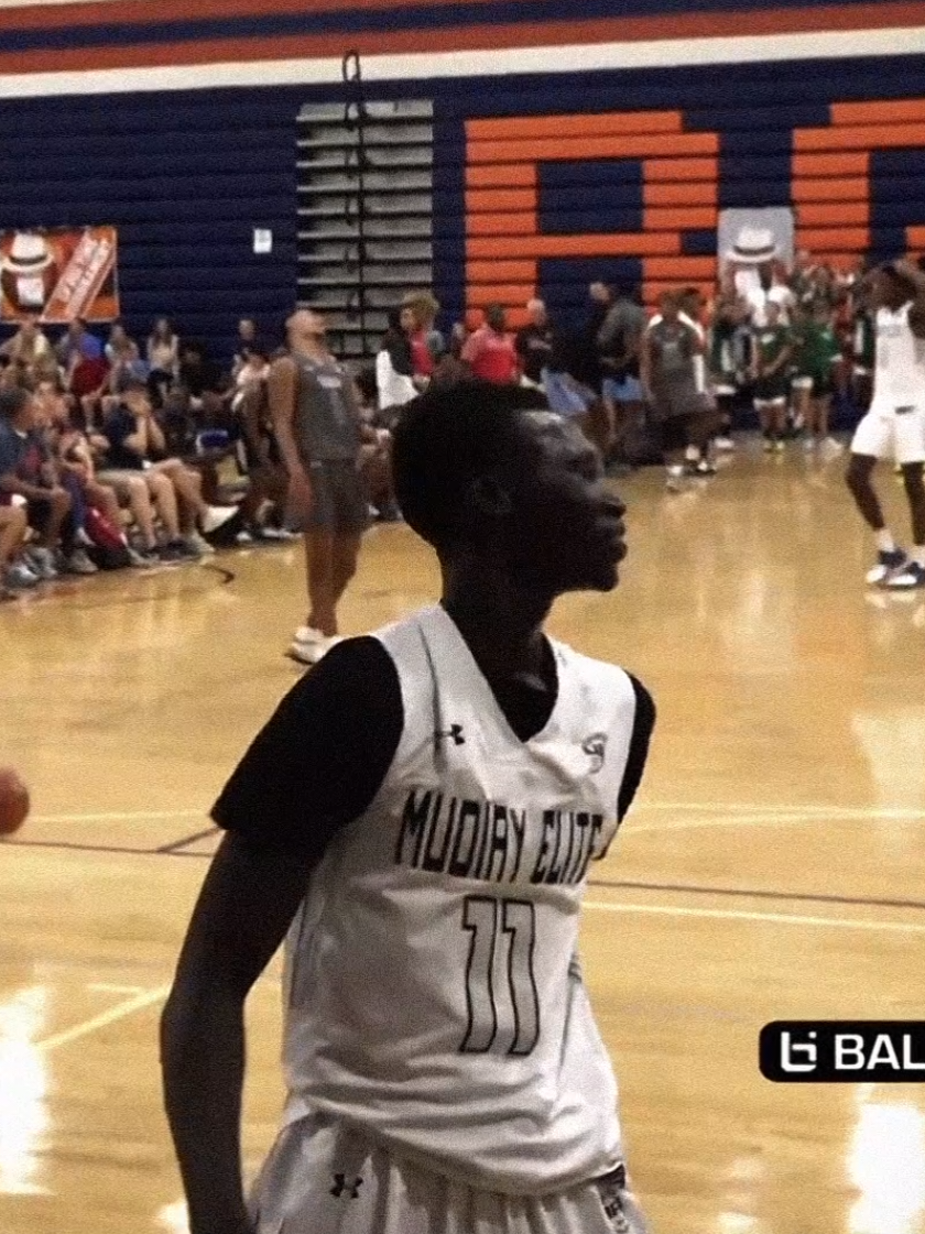 Jimma Gatwech... 🇸🇸🚀 #edit #jimmagatwech #dunks #bounce #fyp 