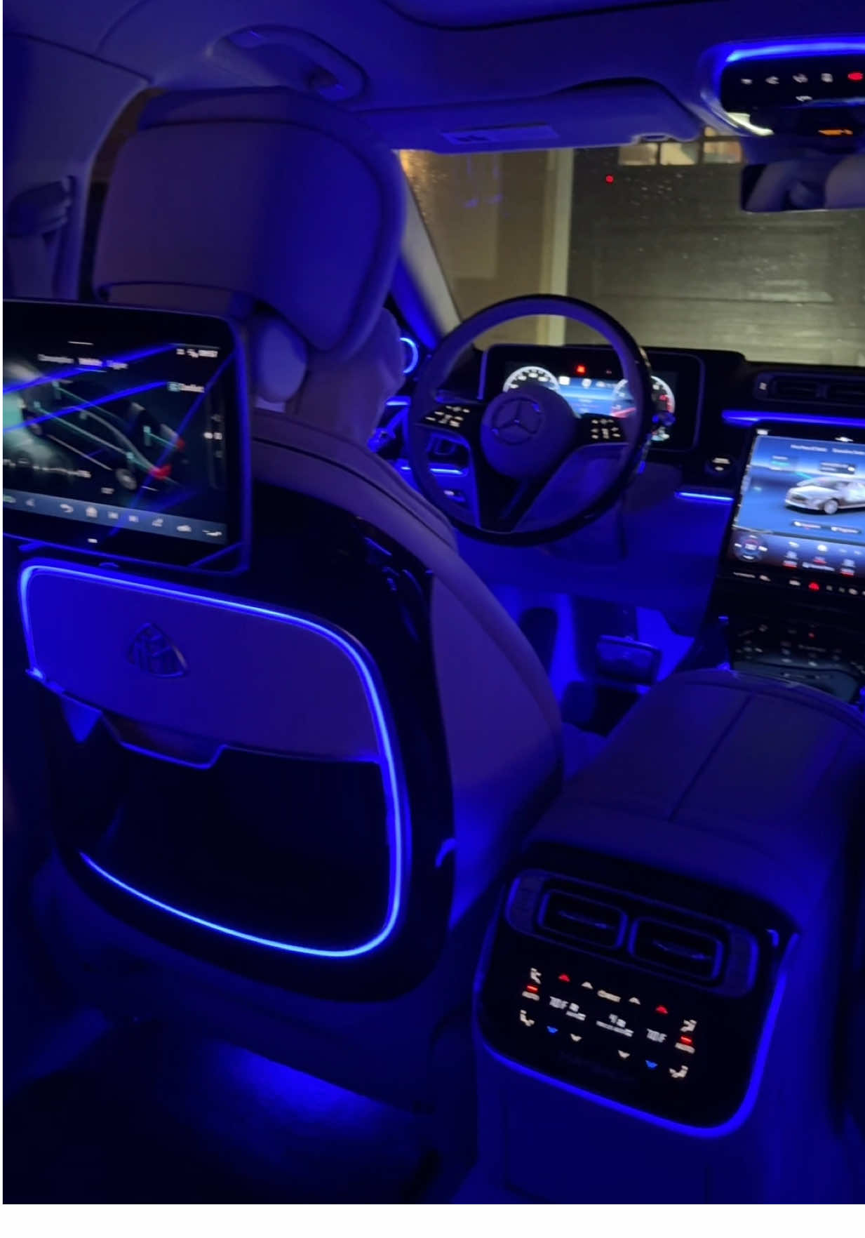 Loving the Maybach interior…  #mercedes #maybach #sclass #s680 