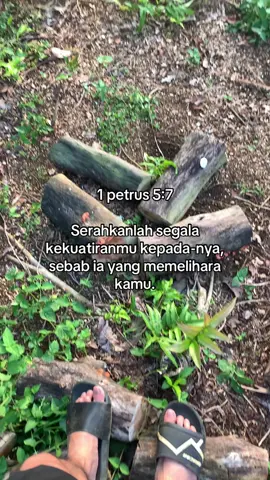 1 petrus 5:7 “serahkanlah segala kekuatiranmu kepadanya, sebab ia yang memelihara kamu.” #anakmudakristen #ayatalkitab #rohani_kristen #kristen 