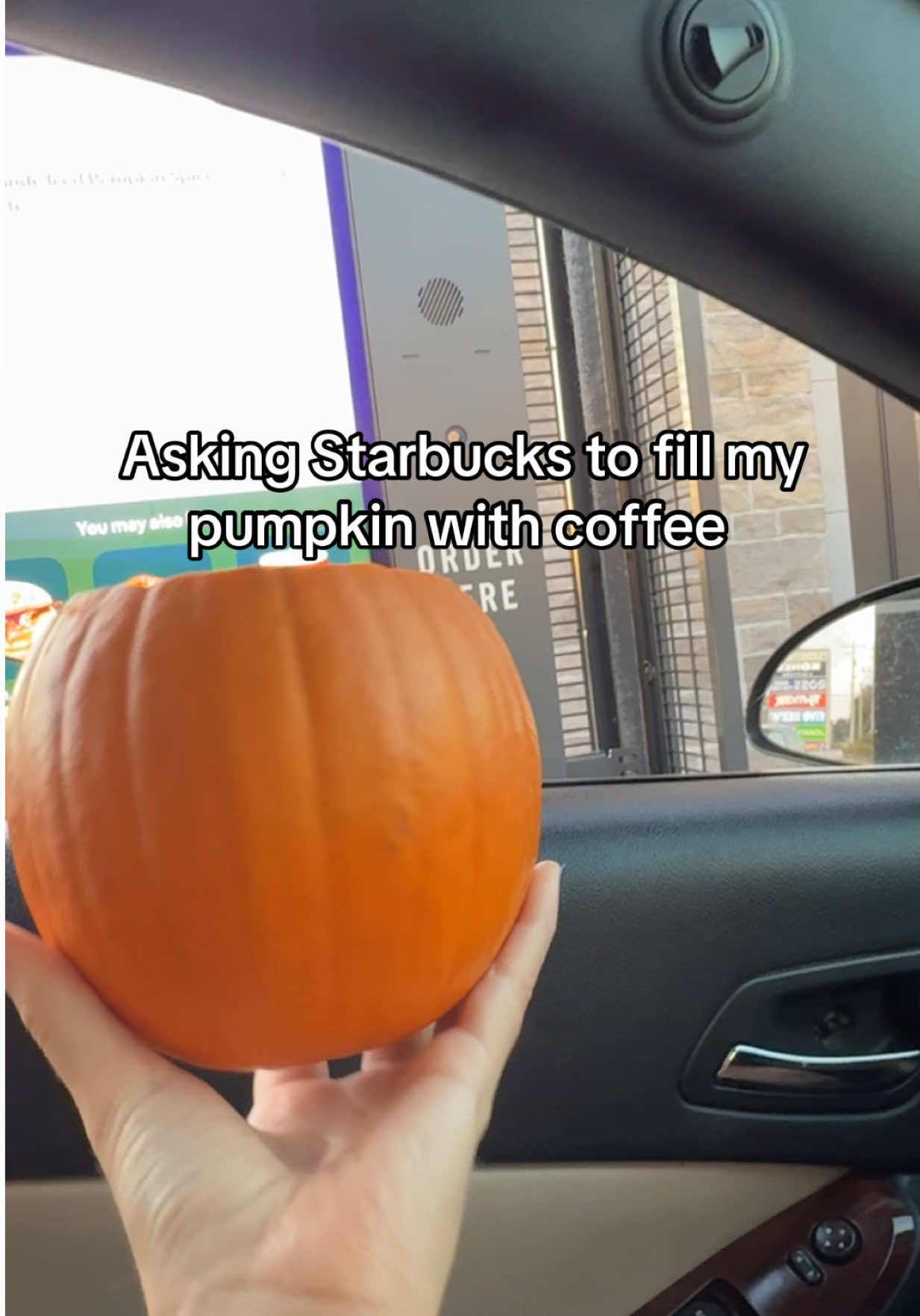 OMG I LOVE THIS TREND! Thank you starbucks…this girl was SO SWEET🥺❤️ @Starbucks #pumpkin #starbucks #viral #fyp #trend 