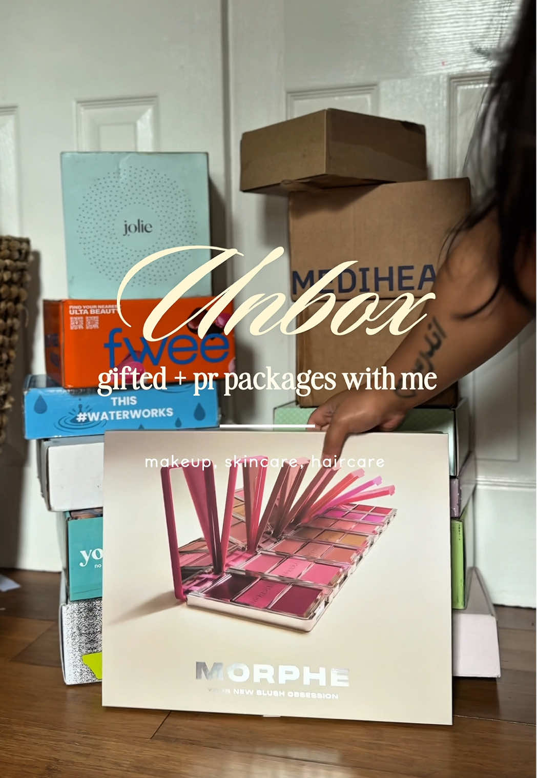 Unbox gifted + pr packages with me 🥹🤍 living my dream life as a small filipina beauty creator and its Filipino American month hehe thank you to @Kiehl's Since 1851  @thread beauty @Kylie Cosmetics @네시픽 Nacific Official @GarnierUSA @fwee @jolieskinco @loréal paris usa @Beekman 1802 @MEDIHEAL @Morphe Cosmetics @Patrick Ta Beauty @SKIN1004 US #unboxing #makeup #skincare #beauty #asmr 