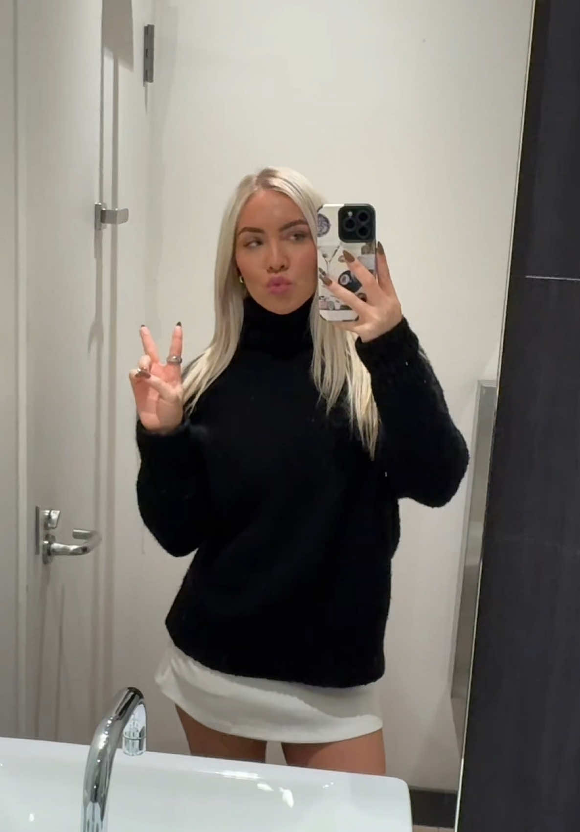 Y’all have no idea how I’ve excited I am to start this new job. Empowering women in all aspects through my new photography role. Can’t wait to share more. #smallcreator #influencer #dallas #training 