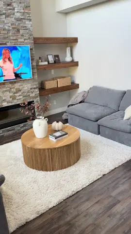 Out with the old, in with the new — washable, spillproof, and beautifully functional. 📸 @chantal.gregoryy Rug: Sophia — Olive/Multi #washablerug #homedecor #madefortogether 