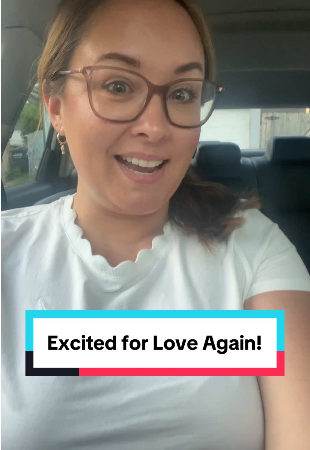 🤗 Love is in the air and I’m feeling sort of magnetic ✨  #healingafterdivorce #movingon #happyagain #healedheart #lookingforlove 