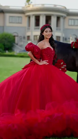 Your sign 😎👀 #mercedphotography  #quinceañera #quince #xvaños #reddress 