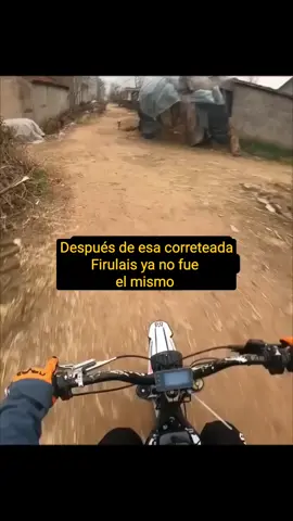 Cuenta la historia que desde  ese  día firulais no volvió a corretear una moto🤣🤣
