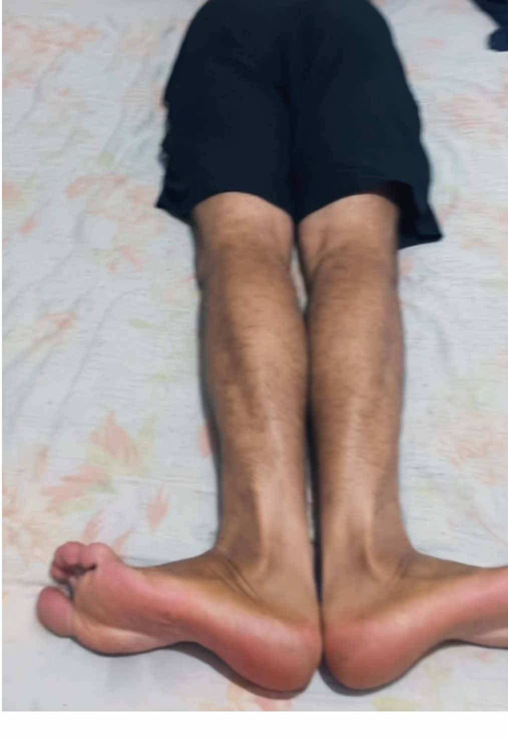 Gente como esse homem consegue dormir assim de bruços? 🤣🤣  #mulherdepreso🔓🕊👫💍 #vairal #vaiprofycaramba #foryoupage #humor  