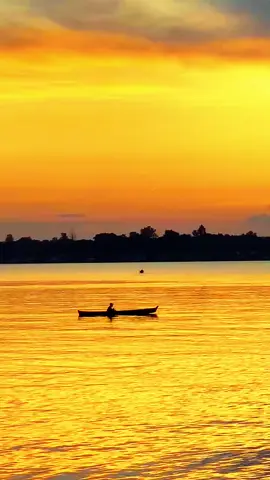 cerita disini kalau bosan #butonpride🏝🔥 #lagutimur #sunset 