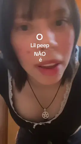 Eu fiz esse vídeo porque tem muita gente que se denomina emo só por escutar lil peep mas o cabra não tem nada haver com emo amigos, esse tal de emo rap é algo totalmente da indústria ele não se definia assim. #fyp #fy #lilpeep #emo #alternativtiktok 