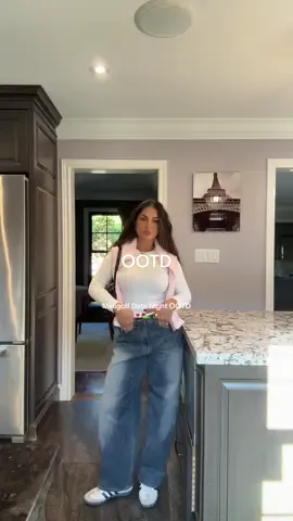 Casual ootn for minigolf!!  #OOTD #fallfashion #datenight #datenightoutfit #outfitinspo 