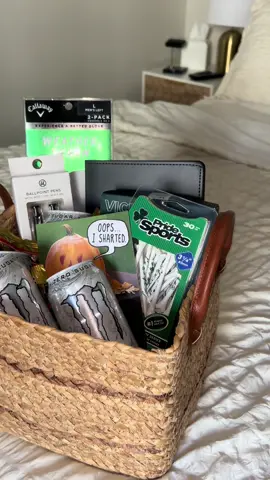 Come with me to build a basket for my boyfriend for national boyfriend day #nationalboyfriendsday #spookybasket #reaction 