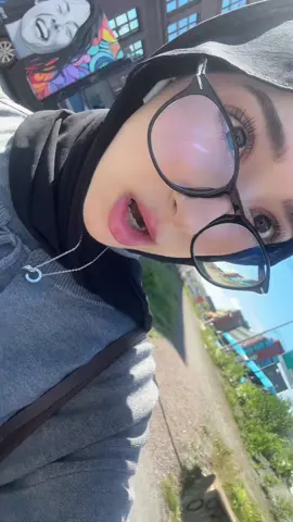 Is it just me when wearing glasses it gives me a headache 😭