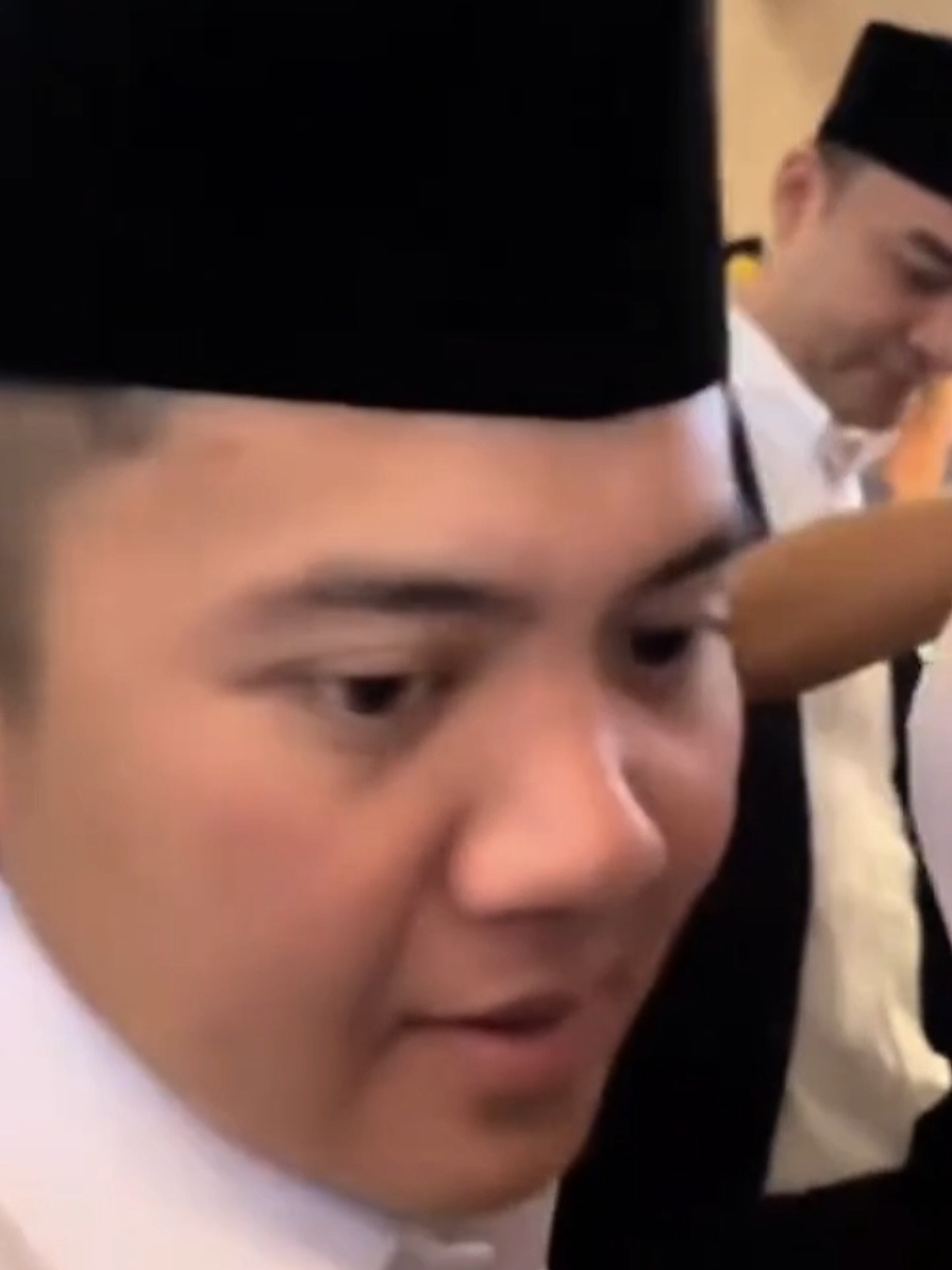 muka nya cute tapi suara nya beuh😍😍😍😍 #ajudanprabowo #fyp #seskabteddyindrawijaya #letkolteddy #teddyindrawijaya 