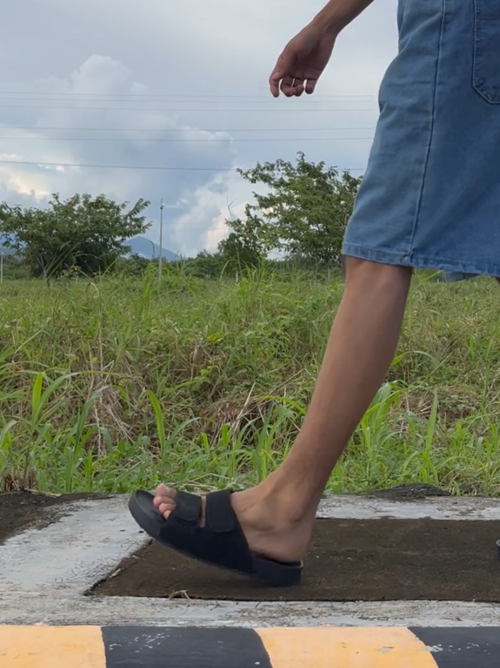 everyday use talaga 🔥 #slippersformen #blackslippers #birkenstocks 