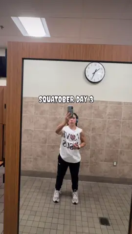 SQUATOBER day 3!! happy Friday❣️ #GymTok #happyfriday #squatoberchallenge #lockedin 