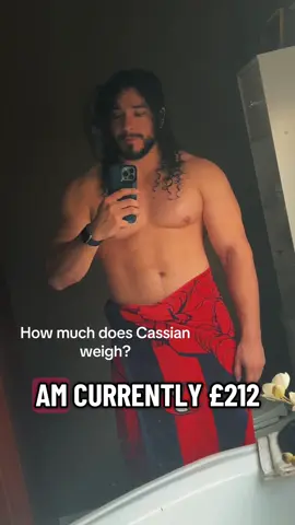 Cassian seems like a slim dude, so I’m going in the opposite direction it seems. Might need a Booktok expert to chime in. #cassian 