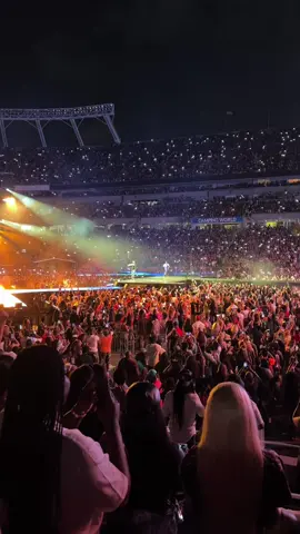 Take me back! 😩 #breezybowl #orlando #chrisbrown #tyga