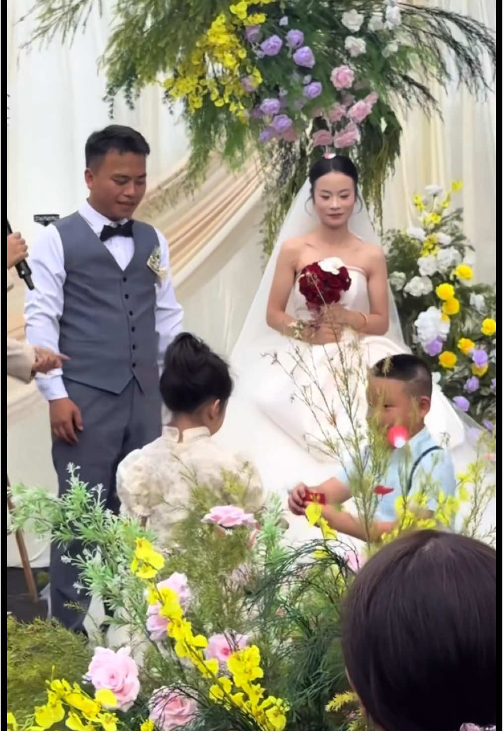 花童可能要比新人先一步结婚了#children #Wedding#
