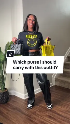 Which purse should I carry with this outfit?