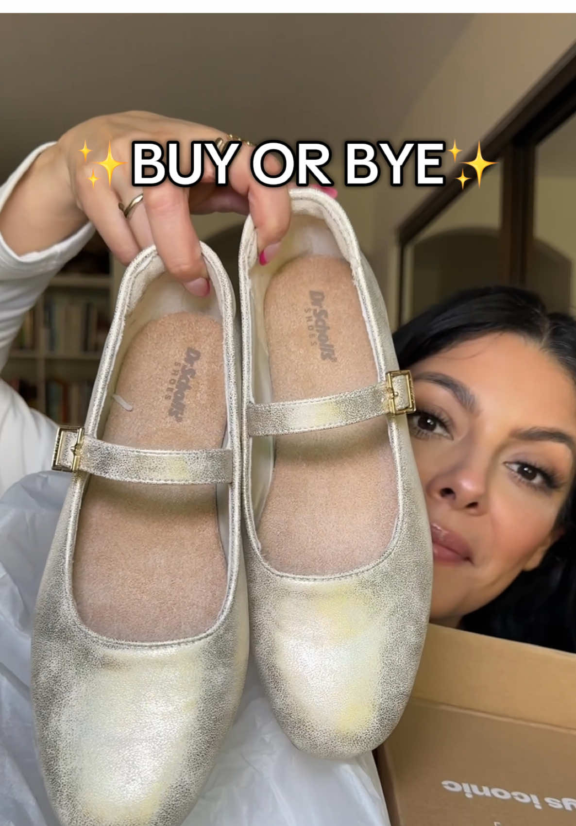 5 pairs of Dr. Scholl’s shoes you can find at @Walmart that will be supportive, and affordable. I tried them all on so you don’t have to. Which pair is your favorite? #walmart #walmartfashion #magiclinks #walmartfinds #over30 