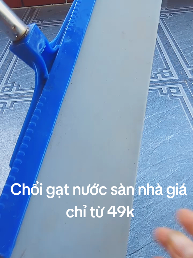 Chổi gạt nước sàn nhà. Miếng gạt nước được làm từ nhựa xốp có độ bám hít tốt,giúp đẩy sạch nước nhanh chóng mà không gây trầy xước bề mặt sàn#caygatnuocsannha #choiquetnha #giadungtienloi #xuhuongtiktok @Minh Hoàng @Minh Hoàng @Minh Hoàng 