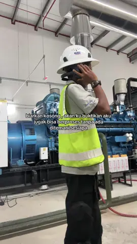 Berdiri selagi boleh sobak, semoga kita dipermudahkan segala urusan..