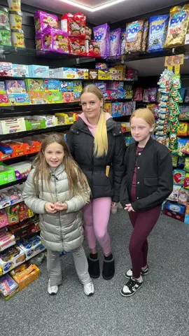 £15 mystery bag for @Minnie & @Rosiepriv72! Let’s try get them famous since they want to be! #famous #fyp #foryoupage #trending #viral 